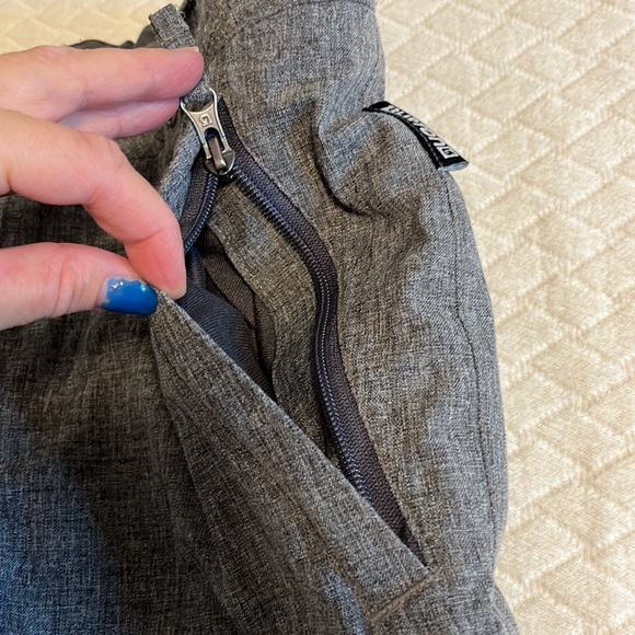 Burton snowpants, snowboarding/skiing, adjustable, zip pockets, grey, L (14-16) - Picture 5 of 16